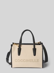torebka z wyhaftowanym logo od Coccinelle - 2