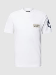 T-shirt z naszywką z logo model ‘AMUNDSEN’ od Napapijri Biały - 44