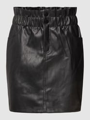 Minirock in Leder-Optik Modell 'MAIYA' von Only Grau / Schwarz - 40