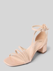 Sandalette in schimmernder Optik mit Blockabsatz von Tamaris Gold - 48