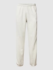 Sweatpants mit Label-Stitching Modell 'ESS' von adidas Originals Grau - 40
