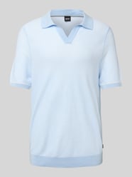 Koszulka polo z dekoltem w serek model ‘Januluca’ od BOSS - 34