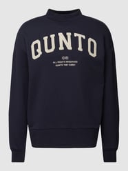 Sweatshirt mit Label-Stitching von Qunto Blau - 5