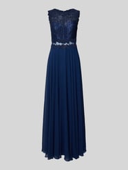 Abendkleid mit floralen Stickereien von Mascara - 34