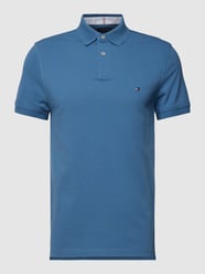 Poloshirt mit Label-Stitching von Tommy Hilfiger Blau - 30