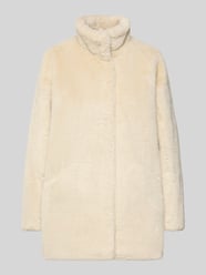 Płaszcz o kroju regular fit z imitacji futra model ‘VIDA’ od Only - 41