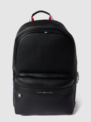 Rucksack in Leder-Optik von Tommy Hilfiger - 36