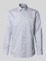 Koszula w kroju regular fit do biznesu z kołnierzykiem typu kent od ETERNA - 45
