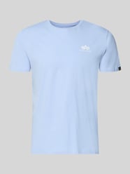 T-shirt z detalami z logo Model 'BASIC' od Alpha Industries - 27