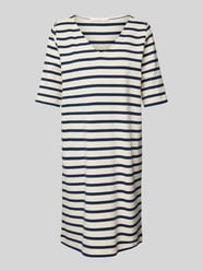 Knielange T-shirtjurk met V-hals van Lanius - 3
