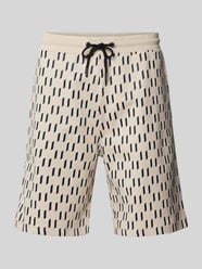 Regular Fit Sweatshorts mit Allover-Label-Print von Karl Lagerfeld Beige - 20