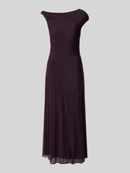 Długa sukienka w stylu z odkrytymi ramionami model 'Violet Hanky' od Forever New - 6