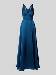 Abendkleid mit tiefem V-Ausschnitt von LUXUAR FASHION - 26