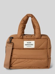 Torba na ramię z naszywką z logo i regulowanym paskiem na ramię od MADS NØRGAARD - 34