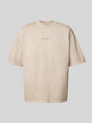 Boxy Fit T-Shirt mit Label-Stitching von PEGADOR Beige - 21
