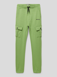 Spodnie dresowe z kieszeniami cargo model ‘SUMTER’ od Raizzed Zielony - 7