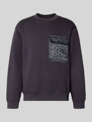 Sweatshirt mit Rundhalsausschnitt und Brusttasche von Armani Exchange - 34