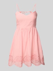 Minikleid mit Cut Out und Lochstickerei von REVIEW Pink - 24