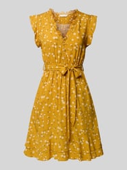 Knielanges Kleid mit V-Ausschnitt von Apricot - 18