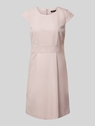 Knielanges Kleid mit Strukturmuster von More & More Pink - 30