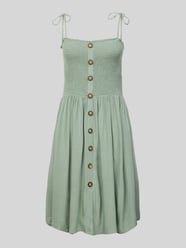 Sukienka o długości do kolan z marszczonymi detalami model ‘ANNIKA’ od Only Zielony - 30