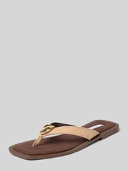 Teenslippers van leer met blokhak model 'MEIRA' van Steve Madden Beige - 22
