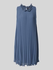 Knielanges Cocktailkleid mit Plisseefalten von Vera Mont - 38