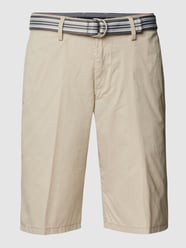 Chino-Shorts mit Gürtel von Christian Berg Men Beige - 23