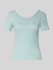 T-shirt o kroju slim fit z mieszanki bawełny model 'SIMPLE' od ONLY - 48