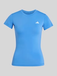 t-shirt o kroju slim fit z detalem z logo od adidas Sportswear - 1