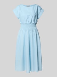 Knielanges Kleid mit Smok-Details von Christian Berg Woman Selection - 29