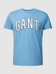 T-Shirt mit Label-Print von Gant Blau - 20