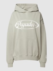 Bluza o kroju oversized z kapturem i nadrukiem z logo model ‘Omar’ od Pegador - 13