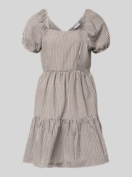 Sukienka do kolan z dekoltem kwadratowym model 'ELIZA' od NOISY MAY® - 39