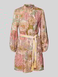 Minikleid mit Stehkragen von Rich & Royal Pink - 44