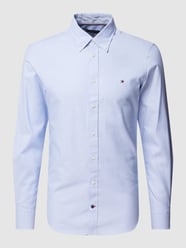 Slim Fit Business-Hemd mit Label-Stitching Modell 'SOLID OXFORD' von Tommy Hilfiger Tailored Blau - 30