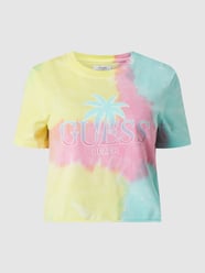 Cropped T-Shirt im Batik-Look von Guess - 39