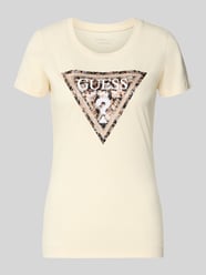 T-shirt w kroju slim fit z aplikacją z ozdobnych kamieni od GUESS - 22