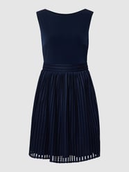 Cocktailkleid mit Lochstickereien von Swing Blau - 33