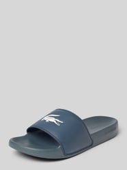 Klapki basenowe z nadruk z logo model 'SERVE SLIDE' od Lacoste - 48