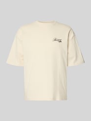 T-Shirt mit Rundhalsausschnitt und Label-Print von REVIEW - 22