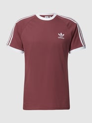 T-Shirt mit Label-Stitching von adidas Originals Bordeaux - 46