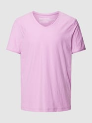 T-shirt z dekoltem w serek od MCNEAL Różowy - 29