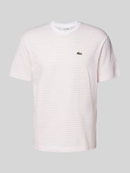 T-shirt z wyhaftowanym logo od Lacoste Fuksjowy - 9