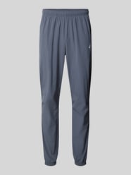 Straight Fit Trainingshose mit Logo-Print Modell 'Core' von ASICS - 2