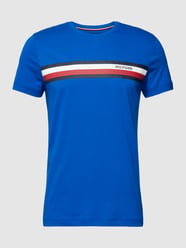 Slim Fit T-Shirt mit Label-Print von Tommy Hilfiger Blau - 36