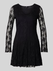 Kanten mini-jurk met V-hals, model 'ALBA' van Only - 14