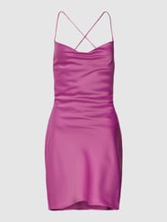 Cocktailkleid mit gekreuzten Spaghettiträgern von REVIEW Pink - 38