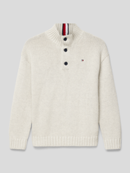 Sweter z dzianiny z wyhaftowanym logo model ‘MOCKNECK SWEATER’ od Tommy Hilfiger Teens Biały - 34