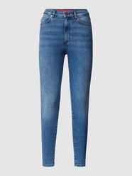 Skinny Fit Jeans mit Label-Patch von HUGO - 32